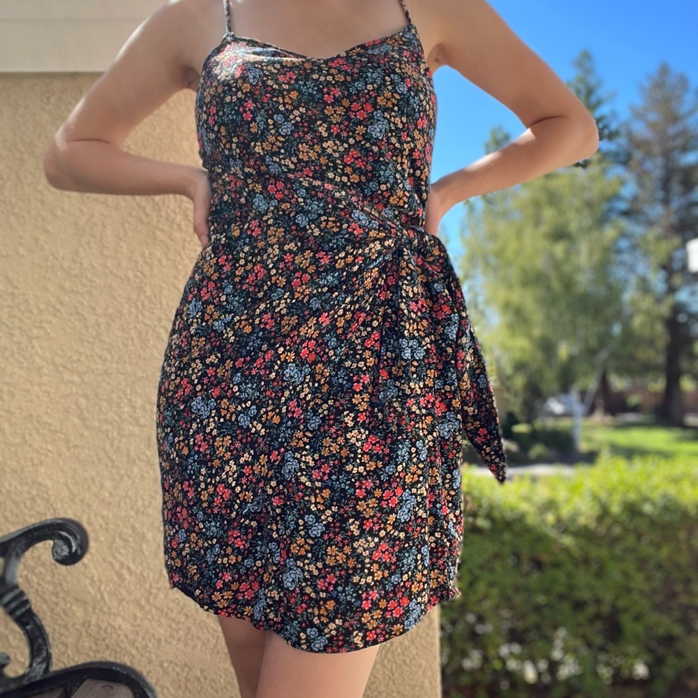 Floral waist tie dress